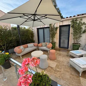 Elimia Piscine Privee & Chauffee Antibes
